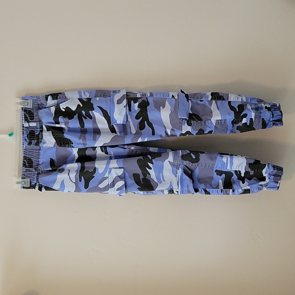 GIRLS SIZE 00/23 CAMO PANTS WITH POCKETS